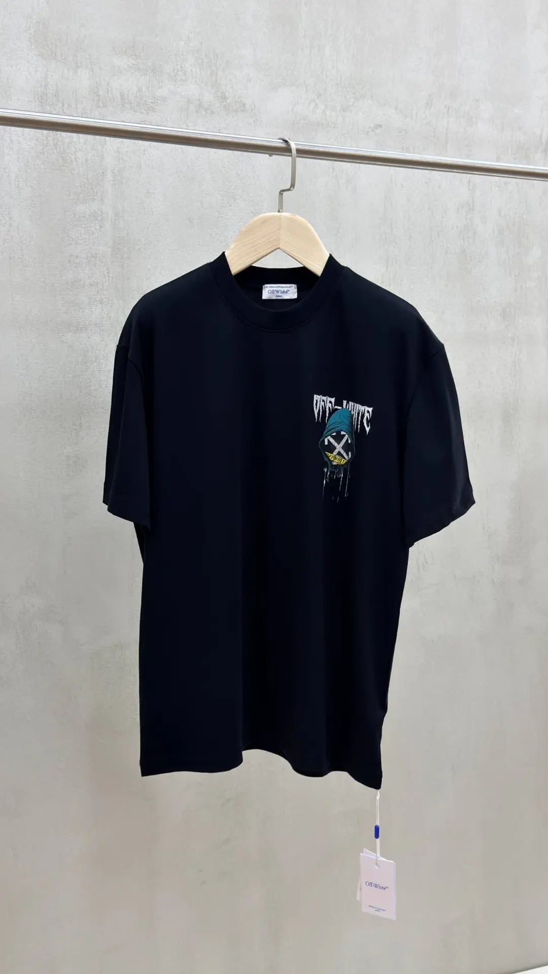OFF WHITE